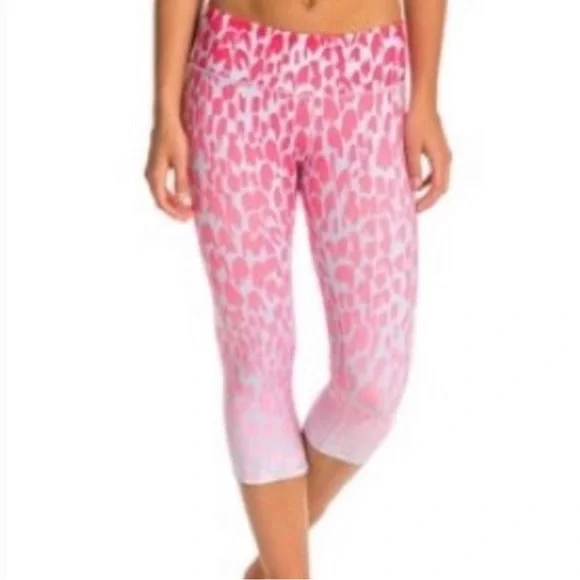 Alo yoga Capri Leggings Airbrush Pink Gray Ombre Animal Print - Picture 1 of 7